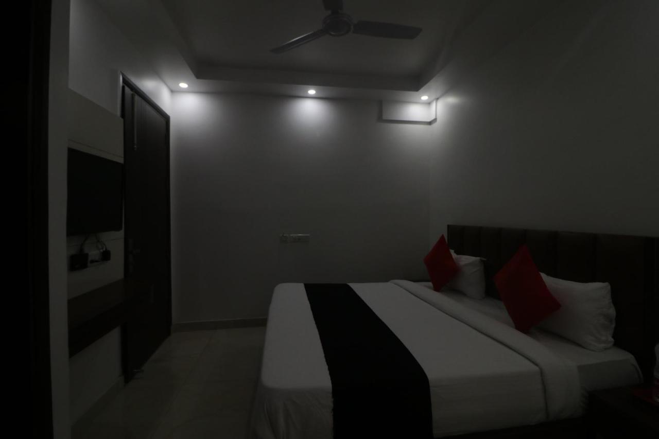 Hotel King Plaza New Delhi Eksteriør bilde