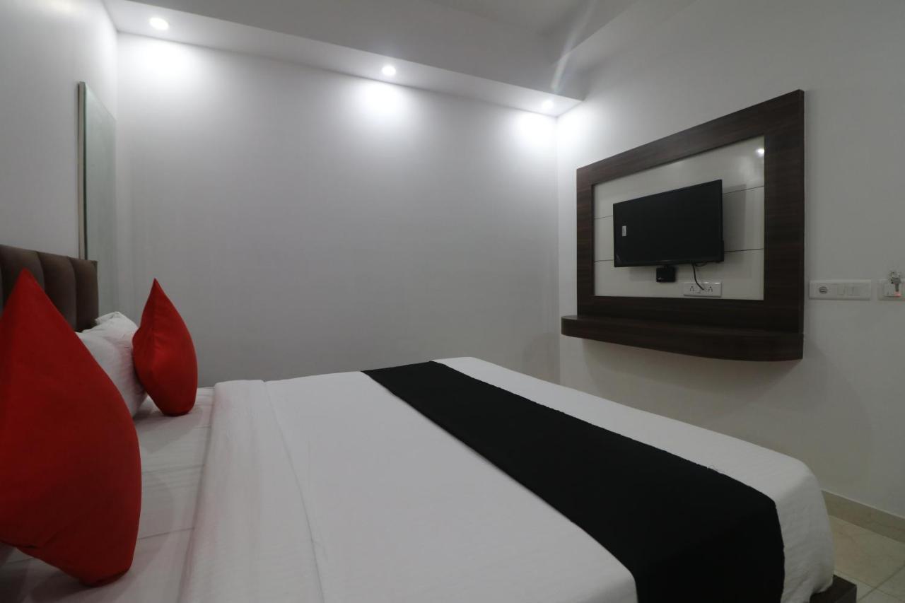Hotel King Plaza New Delhi Eksteriør bilde
